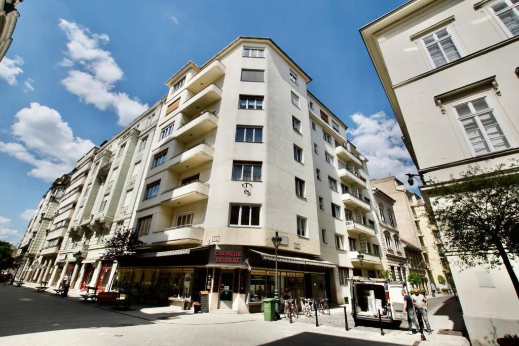 Premium Apartment By Hi5-Vaci Str. 3 Bedroom บูดาเปสต์ ภายนอก รูปภาพ